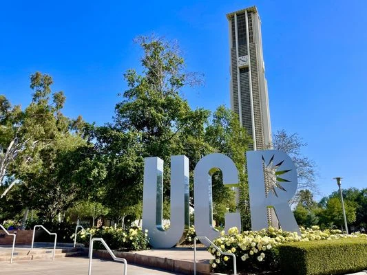 Universidades de California - UCR